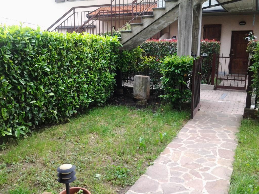 Villetta Rossini Appartamento Da Condividere Con Me Luciano Servizio Ospiti Taxi Driver Navetta No Wifi 2 Camera Da Letto Per 5 Persone Valbrembo エクステリア 写真