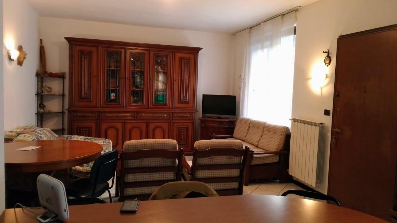 Villetta Rossini Appartamento Da Condividere Con Me Luciano Servizio Ospiti Taxi Driver Navetta No Wifi 2 Camera Da Letto Per 5 Persone Valbrembo エクステリア 写真